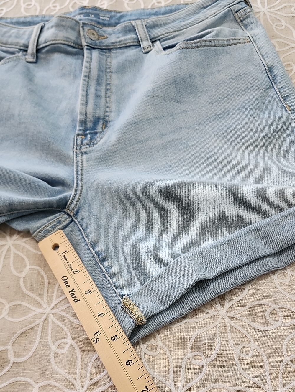 Old Navy Light Blue Rolled-Hem Wow Denim Shorts - Picture 12 of 12